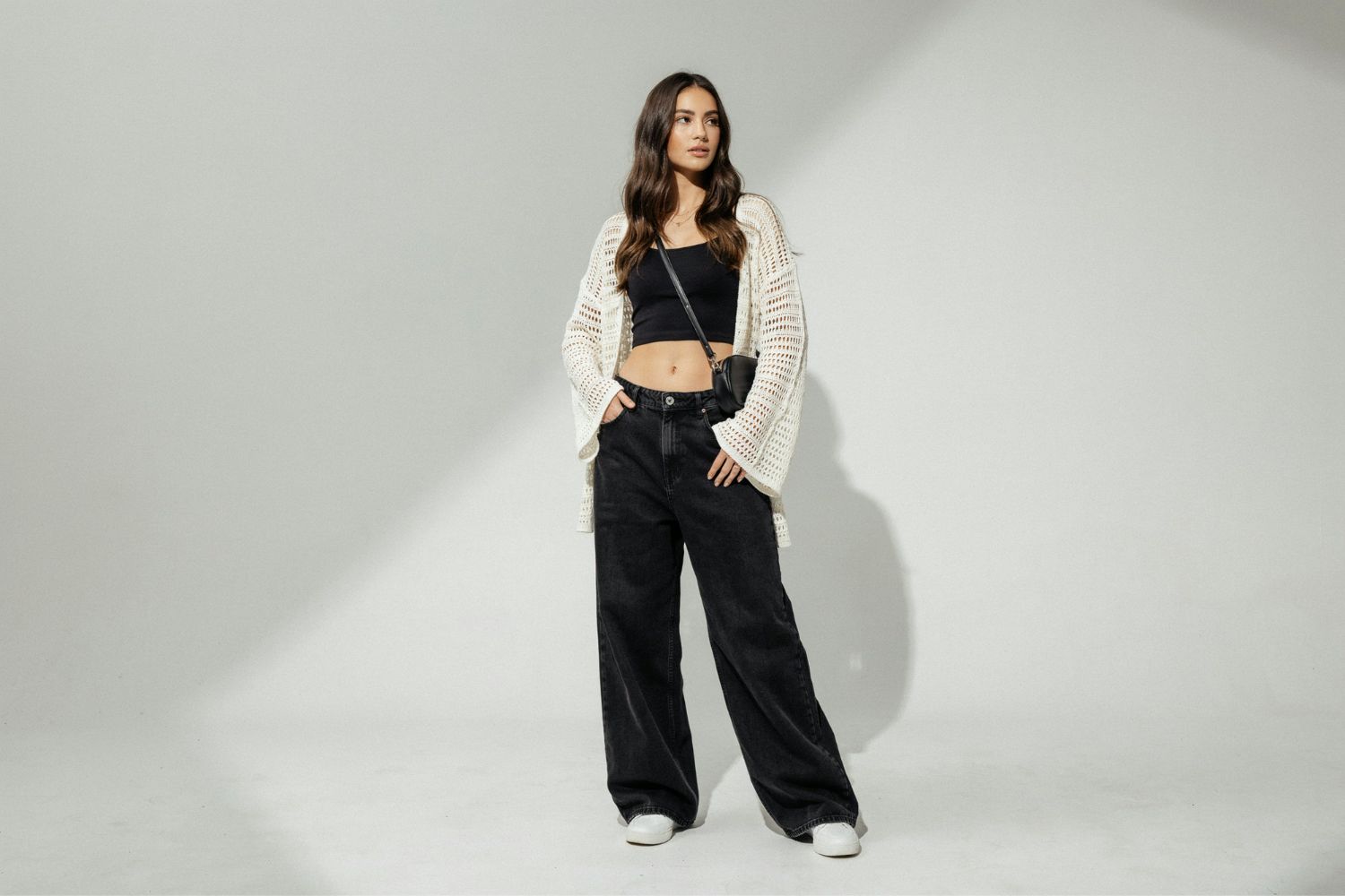 Black baggy jeans styling ideas for women