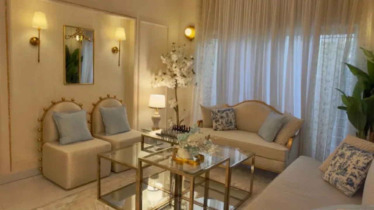 Aesthetic living room makeover ideas with elegant beige decor and gold accents
